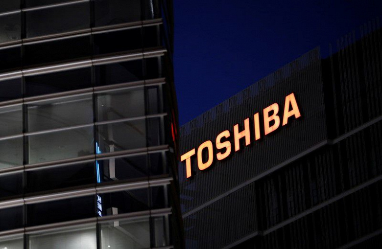 Глава Toshiba выступил против призывов инвесторов к его отставке