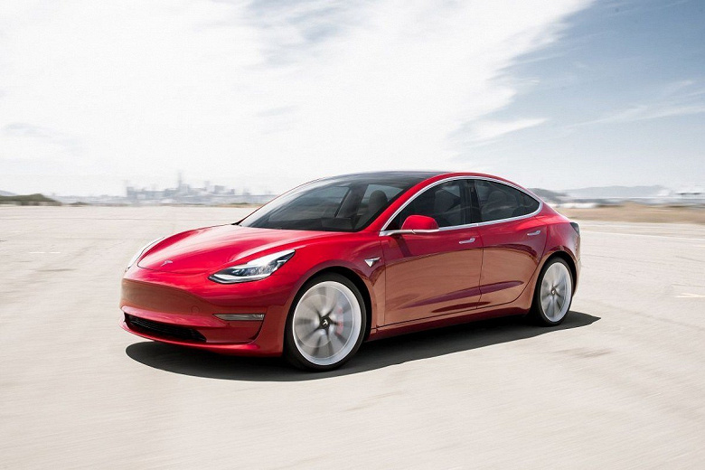 Американец проехал более 1500 км за один день на электромобиле Tesla Model 3