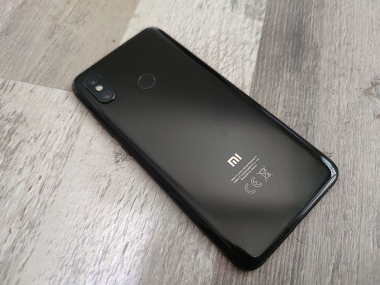 Трёхлетний Xiaomi Mi 8 получил MIUI 12.5