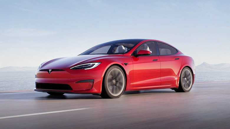 Tesla Model S Plaid сравнили с Nissan GT-R: реальные результаты электромобиля оказались хуже заявленных