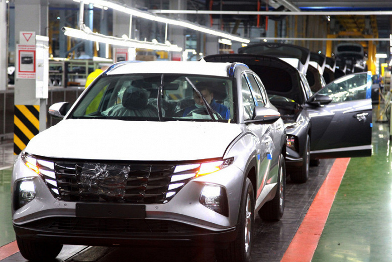 В России корейские Hyundai Tucson получили только первые покупатели: кроссовер нового поколения начали собирать на калининградском заводе «Автотор»