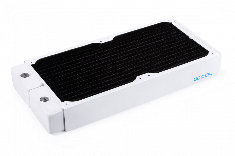 Alphacool выпускает серию белых радиаторов NexXxoS ST30 и XT45