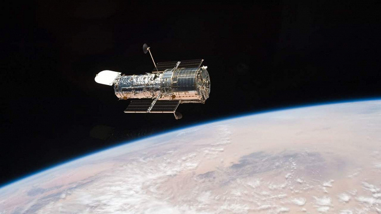 Космический телескоп «Хаббл» полностью возобновил работу после месяца простоя: получены первые снимки