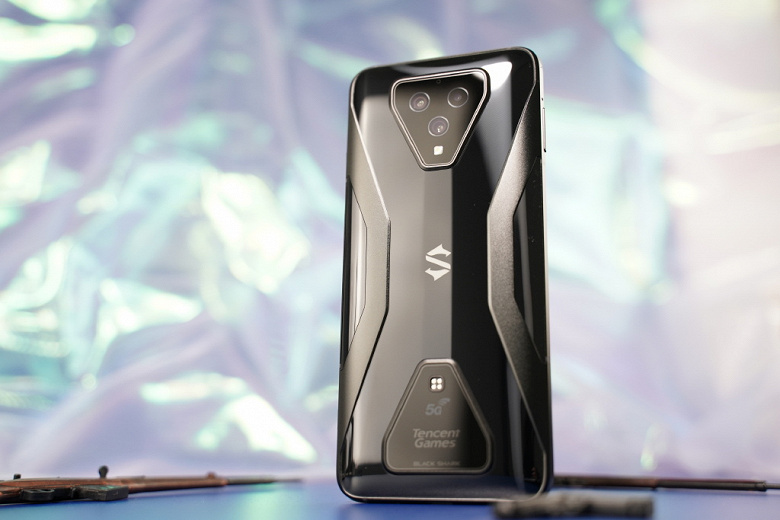 Представлен неубиваемый смартфон с двумя SIM-картами 5G, NFC и громким звуком Blackview BL5000