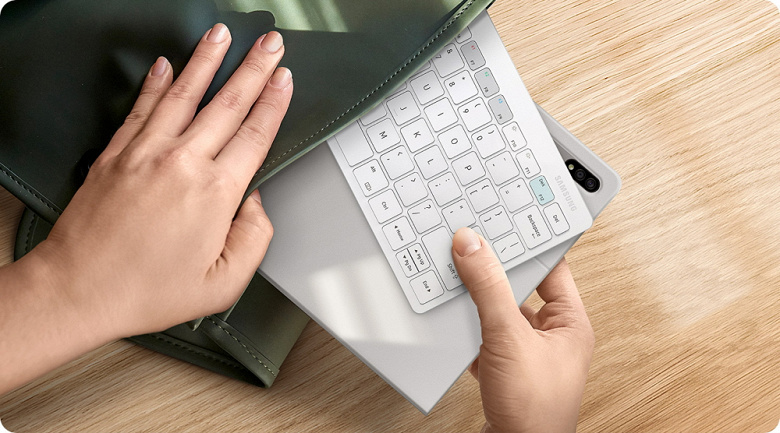 Mobile wireless keyboard Samsung Smart Keyboard Trio 500 arrived in Russia Mobile wireless keyboard Samsung Smart Keyboard Trio 500 arrived in Russia