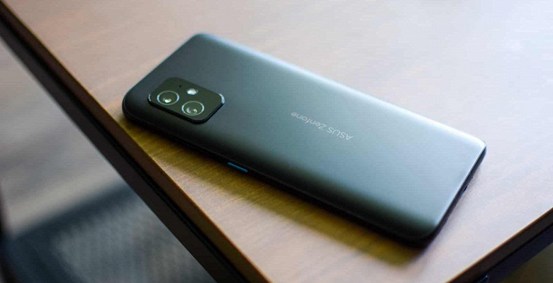 Камеру компактного флагмана Asus Zenfone 8 оценили примерно на уровне Google Pixel 5 и iPhone 12