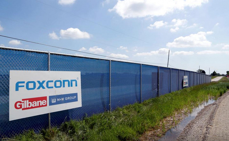 Foxconn ведет переговоры о строительстве в США электромобильного завода 