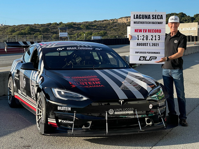 Tesla Model S Plaid установила новый рекорд для электромобилей на трассе Laguna Seca