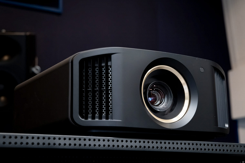 Home projector Victor D-ILA costs like a decent car