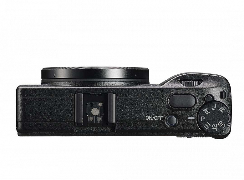 Представлена компактная камера Ricoh GR IIIx стоимостью 999 евро