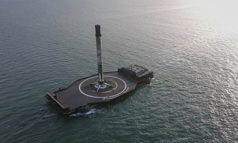 Дрон SpaceX «Недостаток гравитации» успешно выполнил первую миссию: зачем компания Илона Маска использует эти платформы