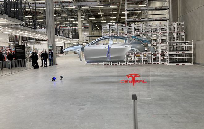 Tesla has completed the construction of the Berlin plant.  The company assembles the body of the Model Y crossover in 45 seconds