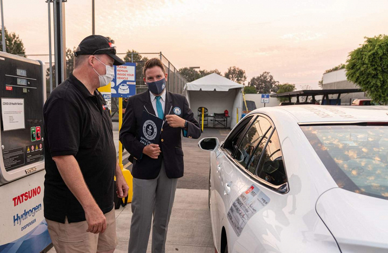 Electric cars never dreamed of such autonomy.  Toyota Mirai drove 1360 km at one gas station