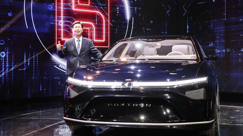 Tesla has tensed: Foxconn unveils three “model” Foxtron electric vehicles – sedan, crossover and bus