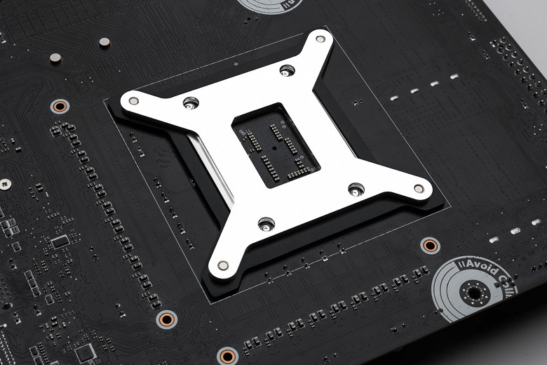 EK offers free mounting hardware to install EK-Quantum Velocity waterblocks on LGA 1700 processors