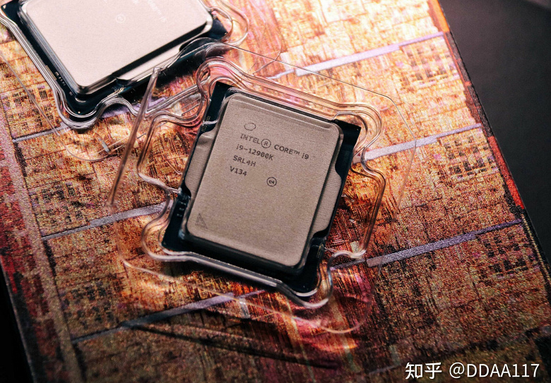 У Intel снова получился процессор-печка. Разогнанный до 5,3 ГГц Core i9-12900K потребляет 400 Вт — больше, чем GeForce RTX 3090