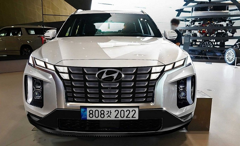 The largest Hyundai crossover: the snow-white Hyundai Palisade 2022 in the first photos resembles the new Tucson