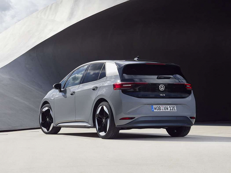 Instead of an electric Golf.  Volkswagen ID3 attracts a lot of new customers for the company