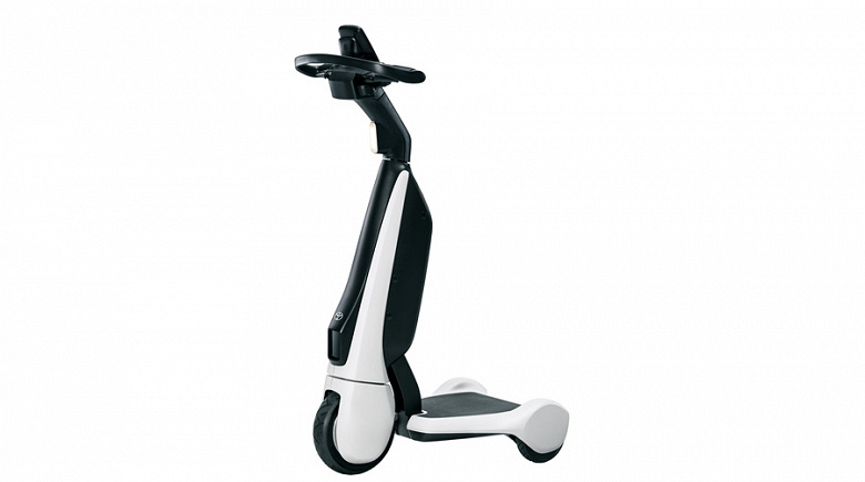 Toyota for $ 3000 with a top speed of 10 km / h.  Introduced the electric scooter C + walk T