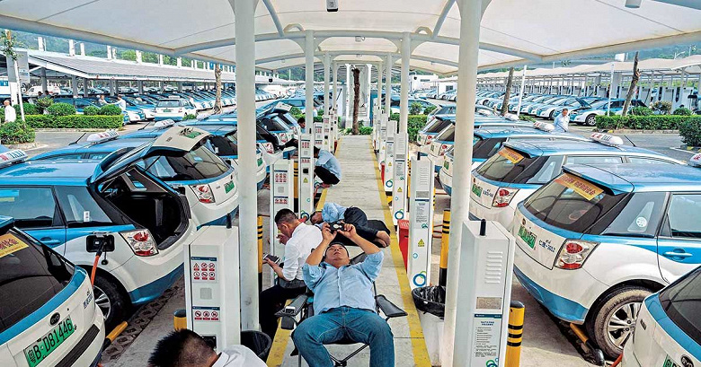 В Китае уже более 2 млн зарядных станций для электромобилей