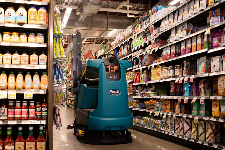 Brain Corp и Tennant научили роботов-уборщиков вести складской учет в магазинах