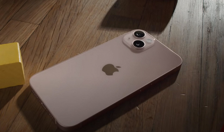 Смартфону iPhone 13 не страшны даже маленькие дети. Всё благодаря покрытию экрана Ceramic Shield 