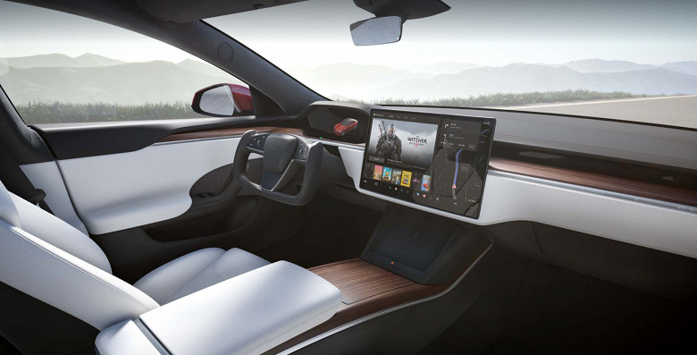 Энтузиаст добавил в Tesla поддержку CarPlay