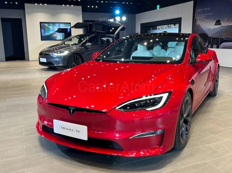 New Tesla Model S unveiled