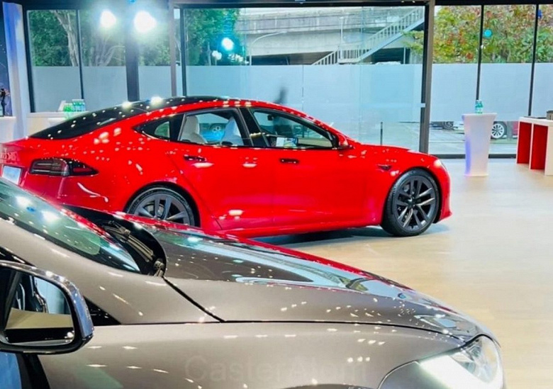 New Tesla Model S unveiled