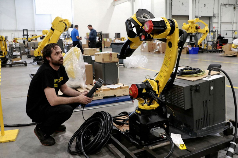 В 2021 году североамериканские компании заказали рекордно большое количество роботов