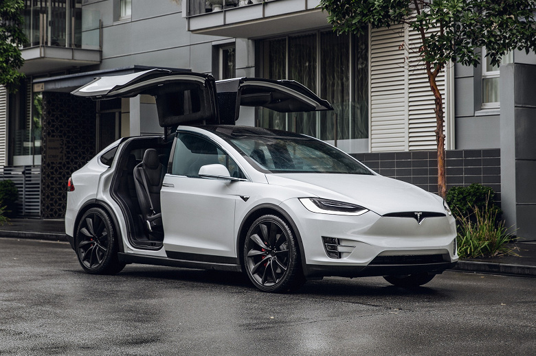 Elon Musk spoke about the “idiocy” of Tesla: the decision to stop production of the original version of the Model X was wrong Elon Musk spoke about the “idiocy” of Tesla: the decision to stop production of the original version of the Model X was wrong