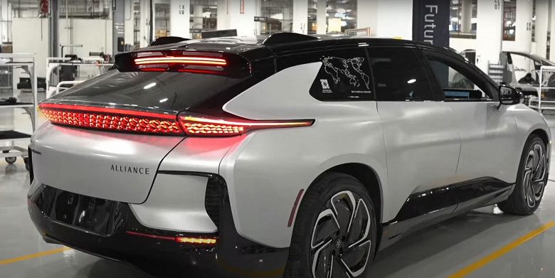 Представлен серийный электромобиль Faraday Future FF 91 с 11 экранами и разгоном до «сотни» за 2,39 с