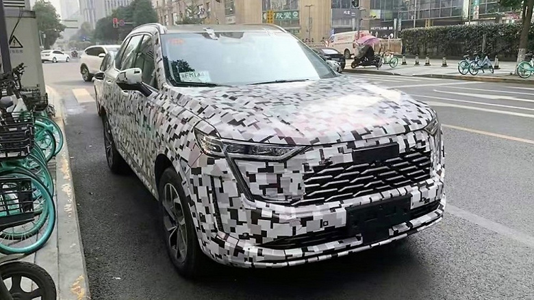 This is a new generation Haval H6. The car was filmed for the first time inside and out