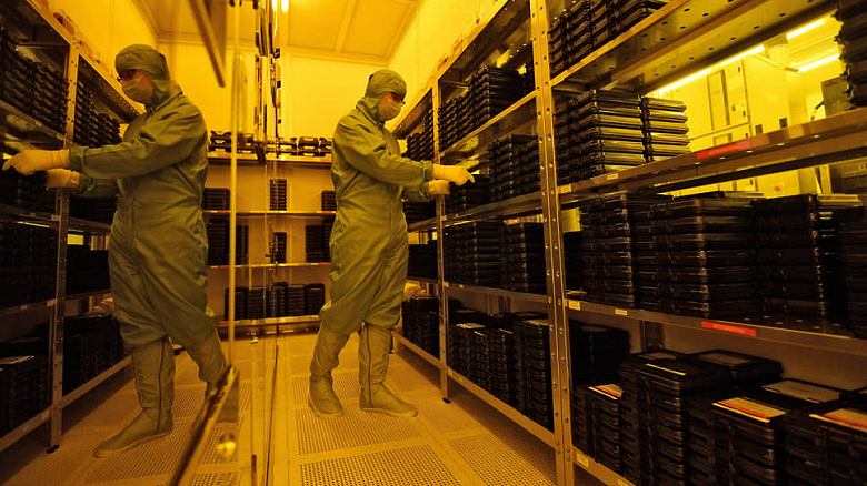 «Коммерсантъ»: России нужно до 500 млрд рублей для обеспечения микроэлектронного суверенитета