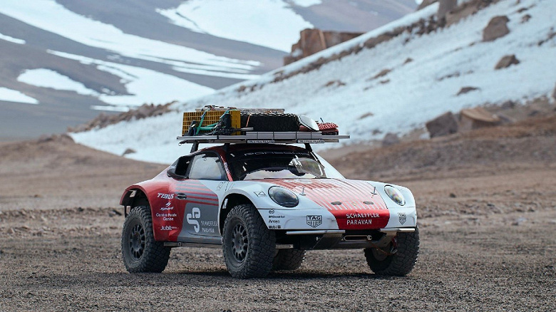Пара экспериментальных Porsche 911 поднялись на высочайший вулкан в мире. Опубликованы зрелищные фото
