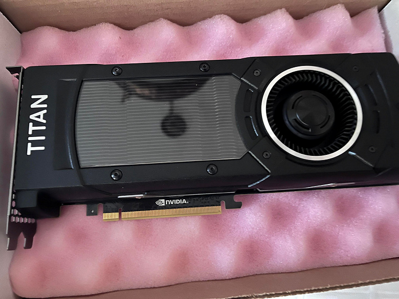 Пользователь форума Reddit купил самую мощную видеокарту Nvidia 2015 года – GTX TITAN X – и обнаружил кое-что неожиданное