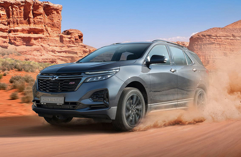 237 л.с., 9-ступенчатый «автомат», полный привод и богатая комплектация — за 3,15 млн рублей. В Россию привезли Chevrolet Equinox
