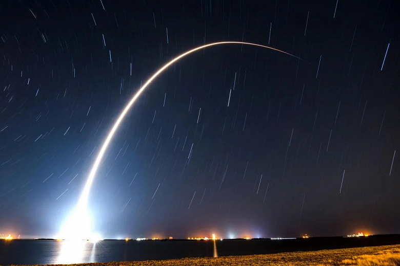 SpaceX запустила новые спутники Starlink для улучшения сети. К ним можно подключаться со смартфона?