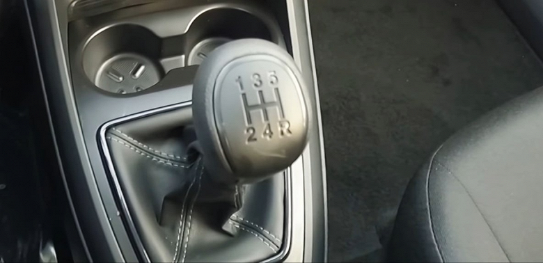 Такую Lada Vesta предложат покупателям весной 2023. Комплектация будет максимально простой