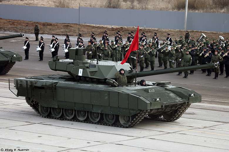 «Армату» назвали танком-управленцем: он сможет передавать данные о целях танкам Т-90 и Т-72