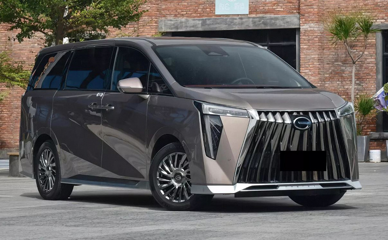 Семь мест, 190 л.с. и габариты больше, чем у Toyota Alphard. «Король радиаторных решёток» GAC Trumpchi M8 добрался до России