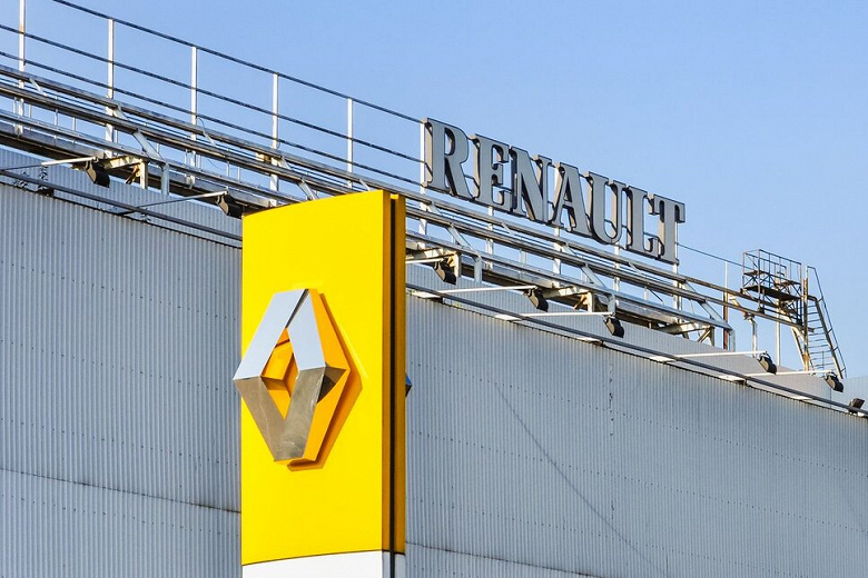 “To wait out troubled times.”  Renault does not plan to leave AvtoVAZ completely.