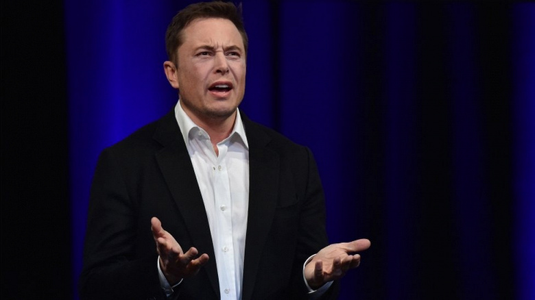 «Tesla создала более 50 000 рабочих мест и инвестирует в электромобили в два раза больше, чем GM и Ford вместе взятые». Илон Маск резко ответил президенту США в Twitter