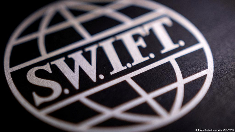Россия и Иран работают над обходом SWIFT. Иран может признать карты «Мир»