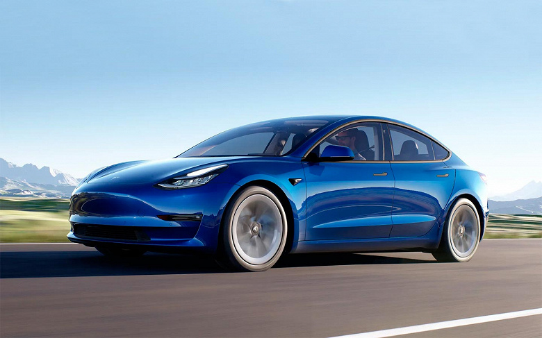 Tesla Model 3 came to an abrupt stop on the highway, the driver died as a result of the accident Tesla Model 3 came to an abrupt stop on the highway, the driver died as a result of the accident