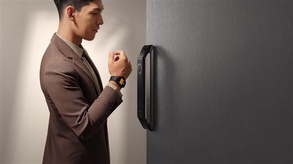 Huawei Smart Door Lock Pro — первый в мире умный дверной замок с ОС HarmonyOS