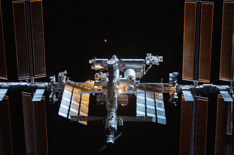 Russian cosmonauts grow crystals of coronavirus proteins on the ISS