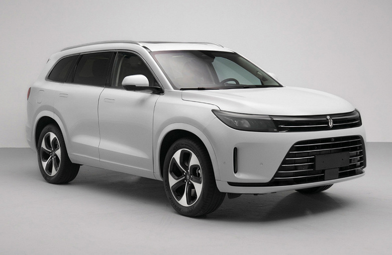 Six-seat five-meter crossover with a power plant with a capacity of 370 hp.  and consumption of 1.05 liters of gasoline per 100 km.  Declassified Aito M7 is the second Huawei car
