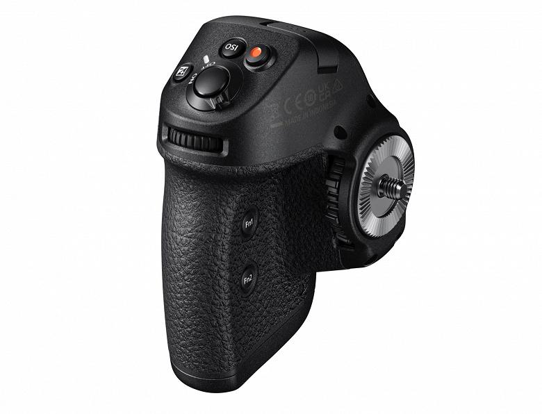 Nikon develops MC-N10 remote grip for Z-mount cameras