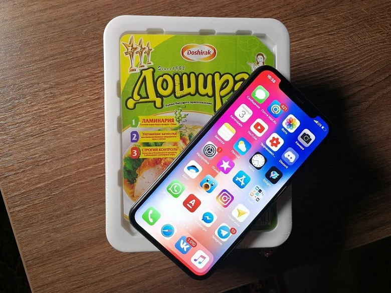 Еда и мебель вместо флагманов: Redmi 9A и iPhone 11 оставили iPhone 13 далеко позади по популярности в России